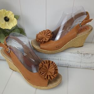 BOC Born Concept Brown Leather Espadrilles Wedge Heels Sandals Size 9
